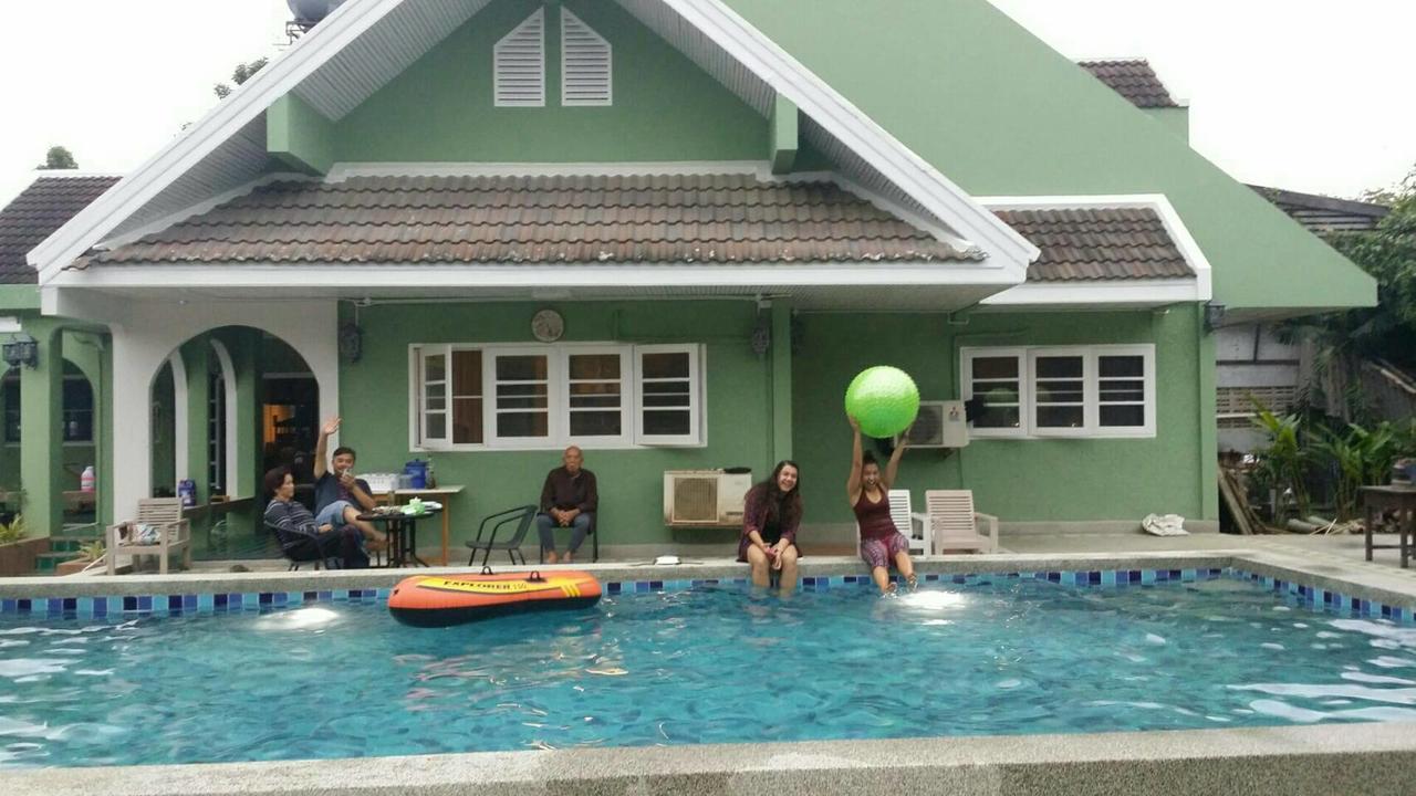 Solar Ville House Chiangmai チエンマイ エクステリア 写真