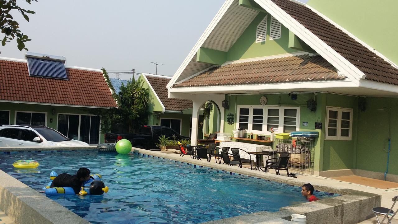 Solar Ville House Chiangmai チエンマイ エクステリア 写真