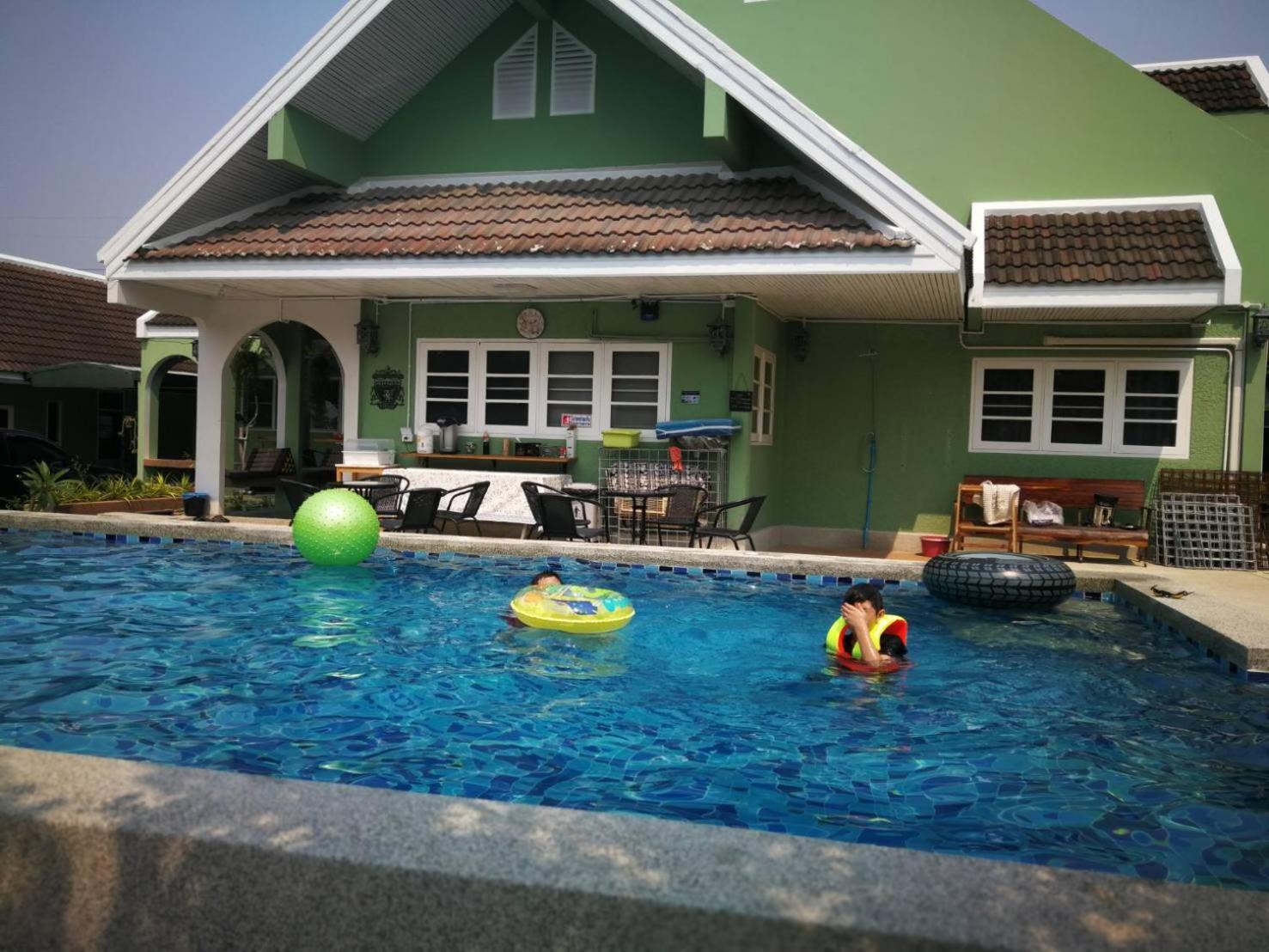 Solar Ville House Chiangmai チエンマイ エクステリア 写真