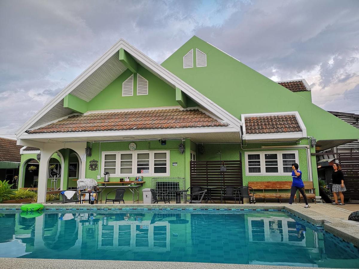 Solar Ville House Chiangmai チエンマイ エクステリア 写真